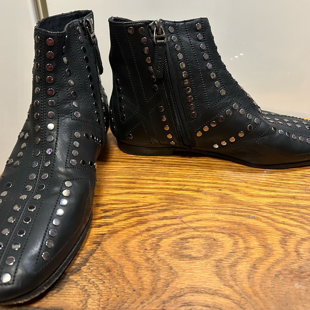 Bally Leather Studded Chelsea Boots. So Stylish And Buttery 37.5 View 6